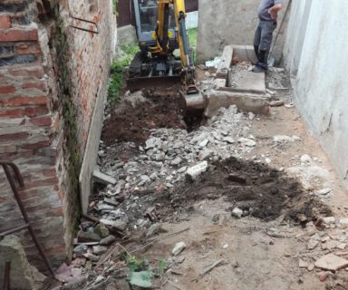 Panenské Břežany: Dodatečné zesílení základů rodinného domu