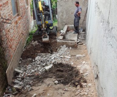 Panenské Břežany: Dodatečné zesílení základů rodinného domu